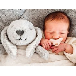 FLOW AMSTERDAM Ukludňujúci plyšový králiček Milo 0m+ Šedý