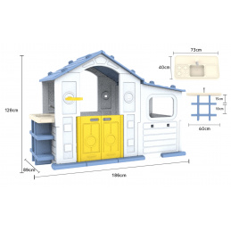 Veľký dom s predsieňou, basketbalom a umývadlom, modrá strecha